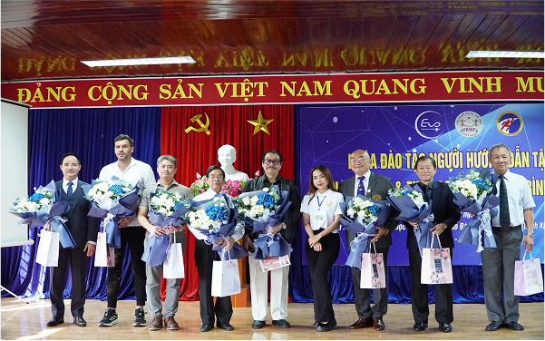 Về chúng tôi